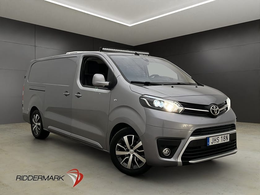 Bild 1 av Toyota Proace Electric L3 75kWh KYLBIL CARRIER-KYL B-Kamera