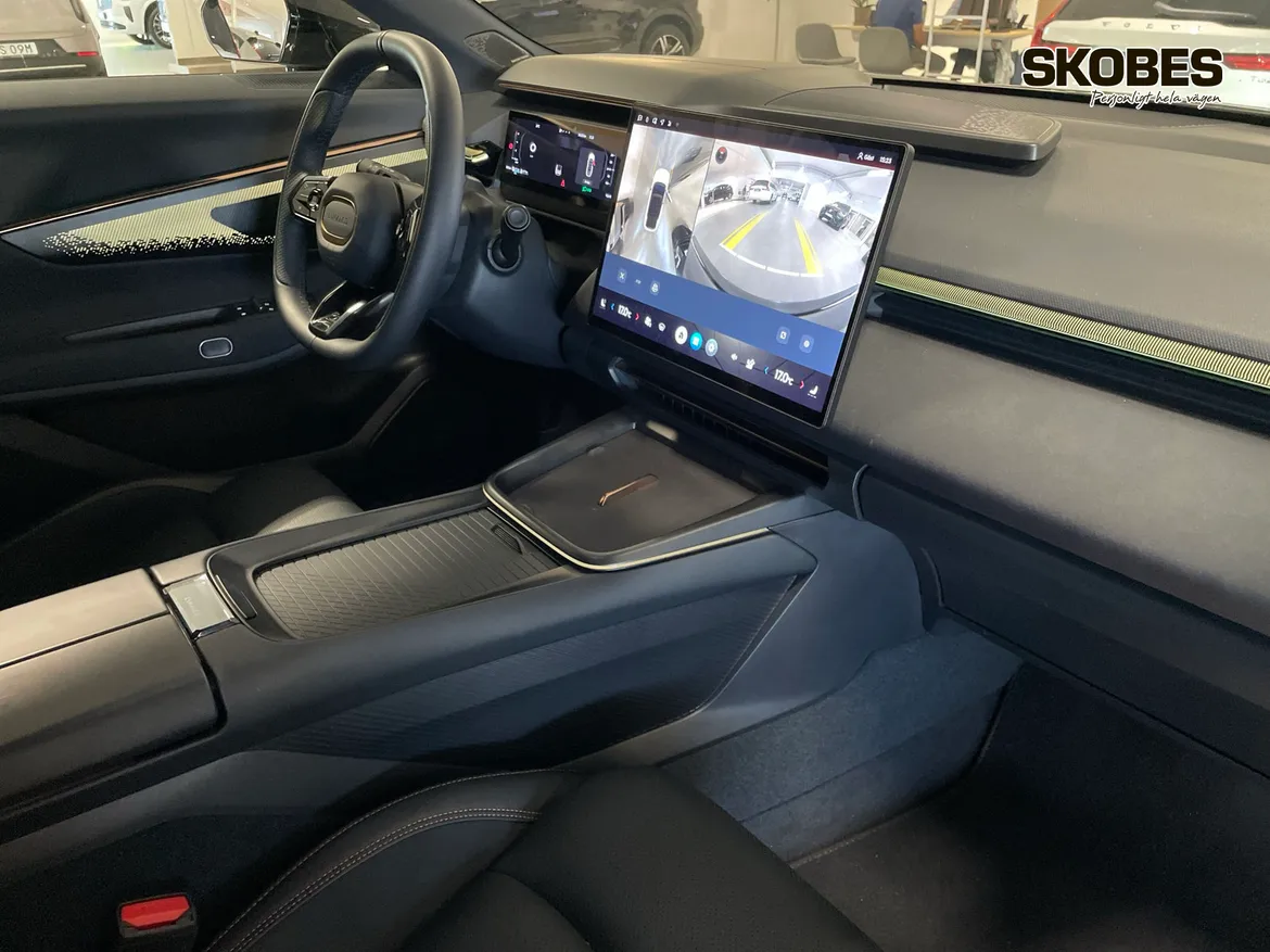 Lynk & Co 08 PHEV