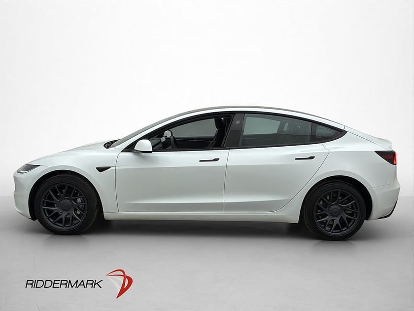 Bild 5 av Tesla Model 3 Standard Range Autopilot Dragkrok Svensksåld