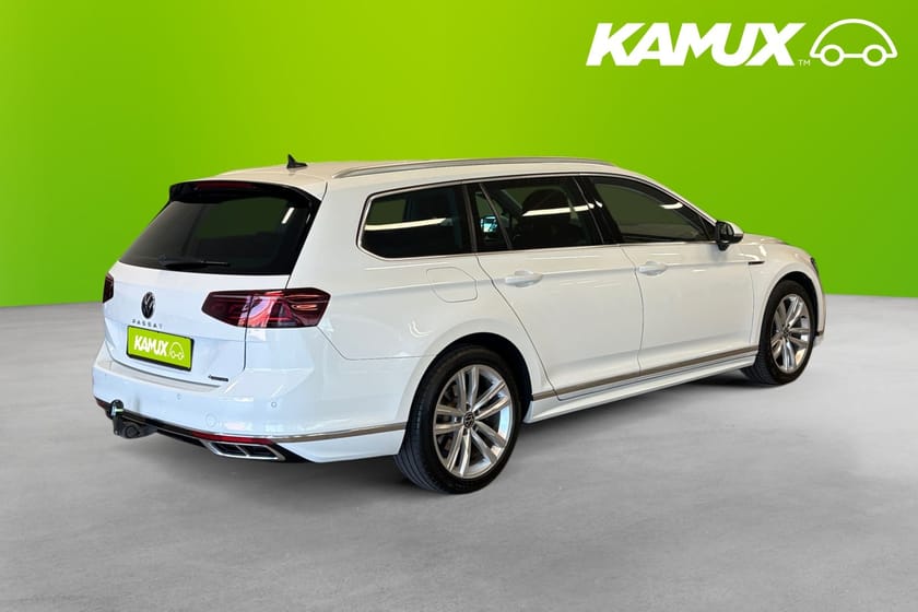 Bild 4 av Volkswagen Passat Sportscombi 2.0 TDI 4M  200hk R-Line Cockpit Matrix Ambient Värmare Drag