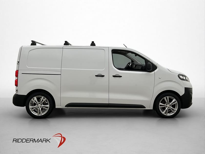 Bild 2 av Opel Vivaro Skåpbil L2 Värmare Drag B-Kamera V-Inredd CARPLAY Moms