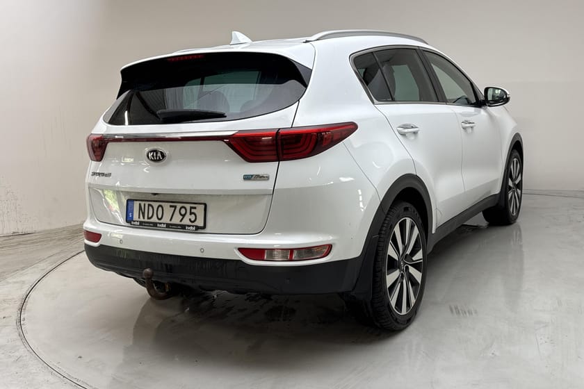 Bild 3 av Kia Sportage 1.7 CRDi 2WD (115hk) Komfort GPS Drag