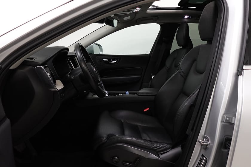 Bild 4 av Volvo XC60 B4 22" Inscription Style Pano Drag P-Värme Skinn H/K