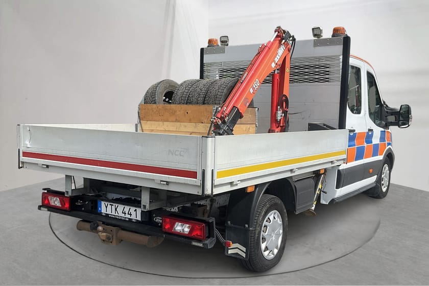Bild 3 av Ford Transit 350 Chassi Dubbelhytt 2.0 TDCi (170hk) 6-sits Kranbil