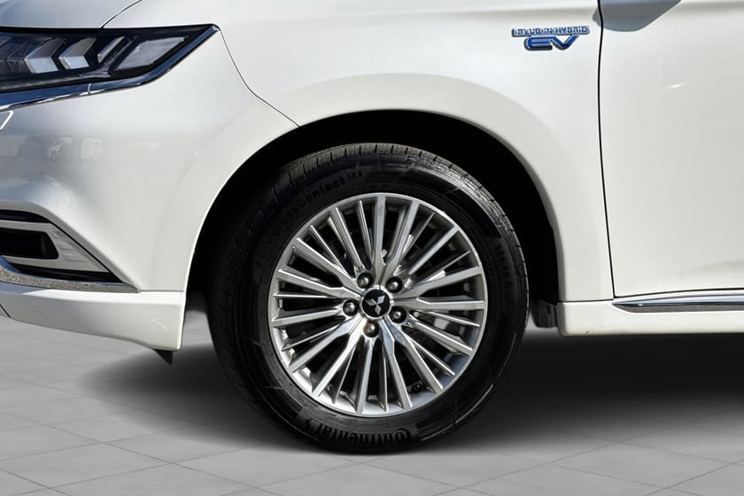 Bilde 5 av Mitsubishi Outlander PHEV 360Kamera/Skinnseter/Oppvarm.rute++