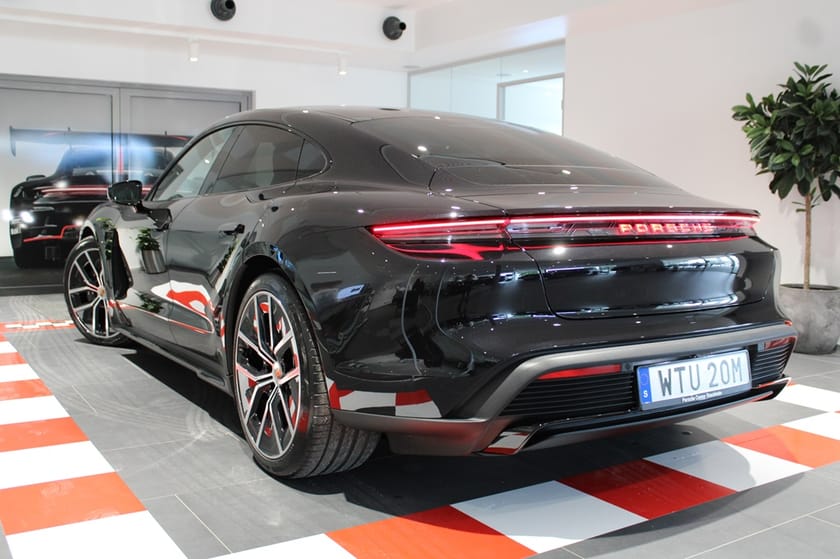 Bild 2 av Porsche Taycan 4 BLACK EDITION