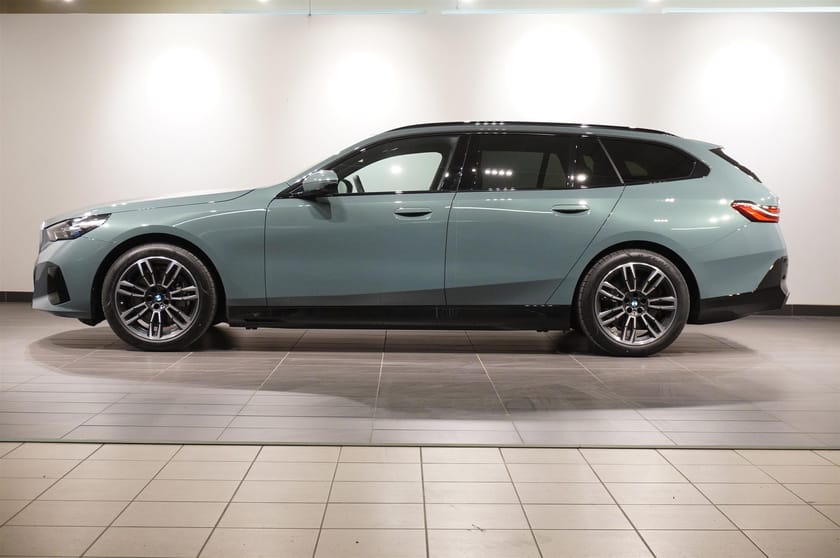 Bild 2 av BMW i5 xDrive40 Touring M Sport Active Ed Drag DA H K