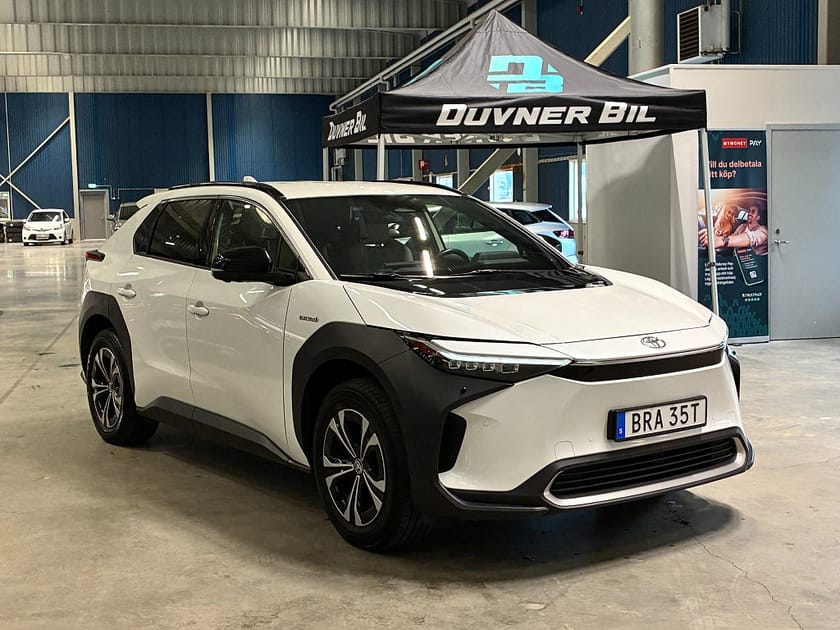 Bild 1 av Toyota bZ4X 71.4 kWh AWD Executive | JBL | 360° kamera | V-hjul
