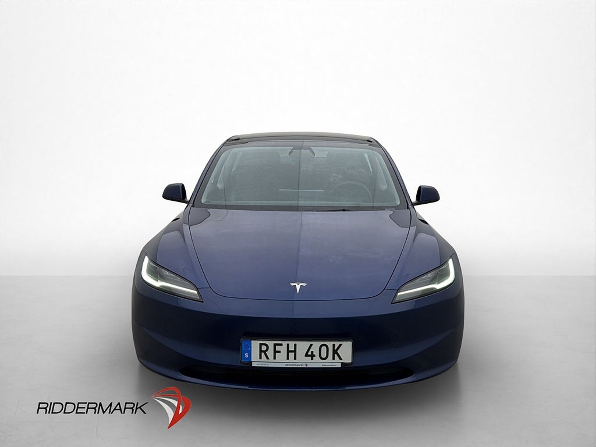 Tesla Model 3 Svensksåld MOMS Skärm-bak 2024, bild 3/10