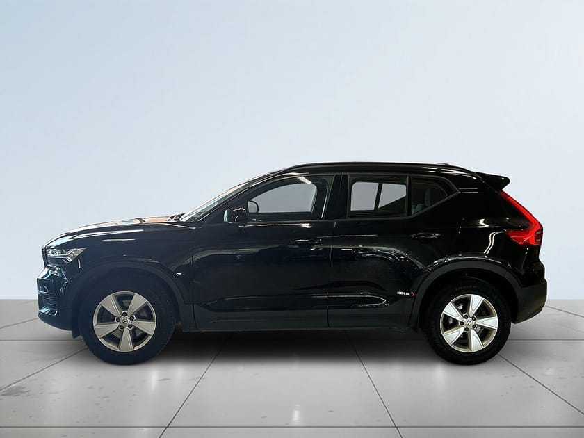 Bild 4 av Volvo XC40 D3 AWD Base Bränslevärmare Farthållare S&V-däck