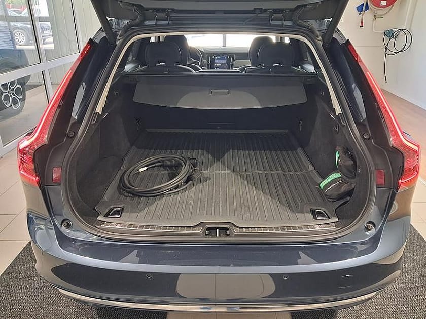 Bild 3 av Volvo V90 T6 Recharge Core Bright plug in AWD 350HK 4x4