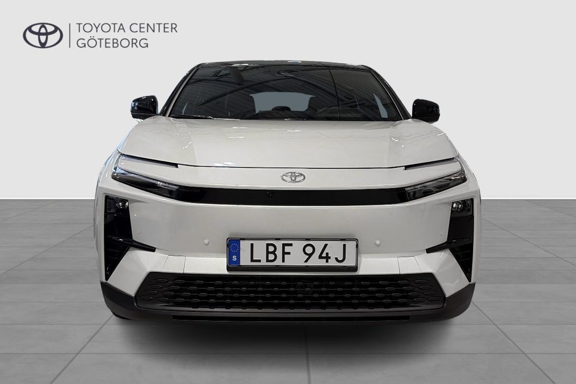 Toyota C-HR EXECUTIVE AWD 2026, kuva 6/10