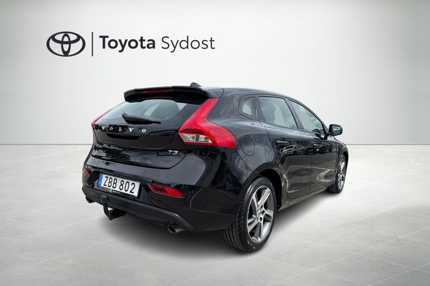 Bild 2 av Volvo V40 T3 Momentum (skinn, dragkrok)