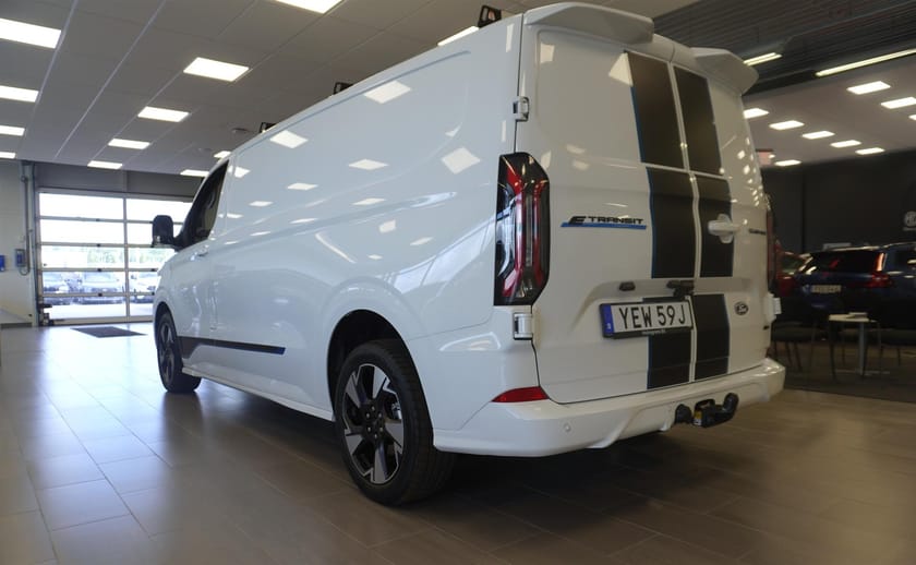 Bild 4 av Ford Transit Custom 82.5 kWh AWD E-Custom Skåp Sport 340l Elmotor 210kw 286hk 1-Växlad El