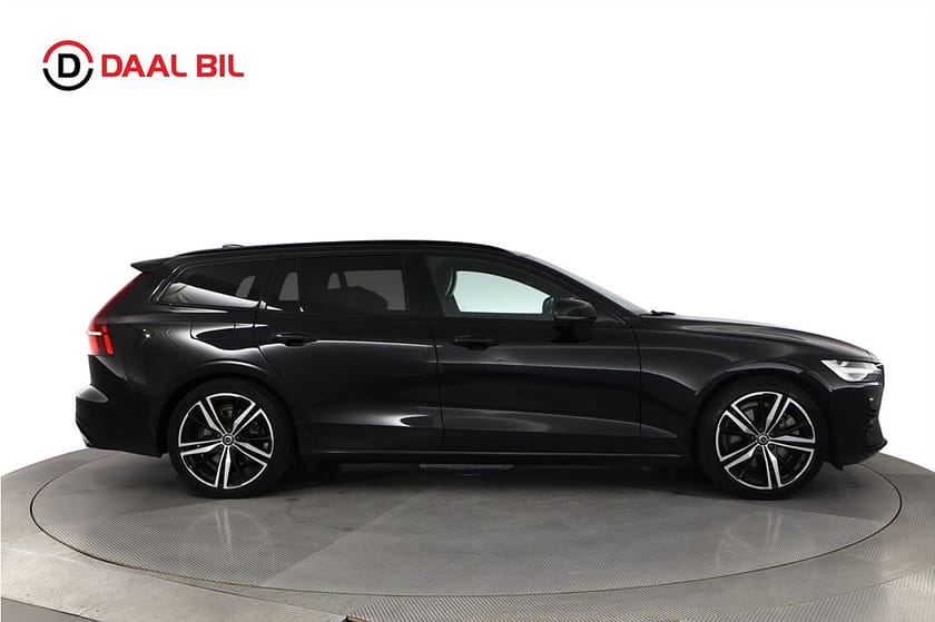 Bild 5 av Volvo V60 RECHARGE T8 AWD 456HK R-DESIGN PANO H/K® 360-KAM NAVI