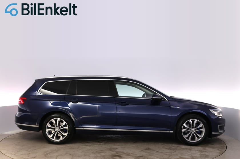 Bild 2 av Volkswagen Passat Variant GTE 1.4 TSI DSG Executive Cockpit Drag