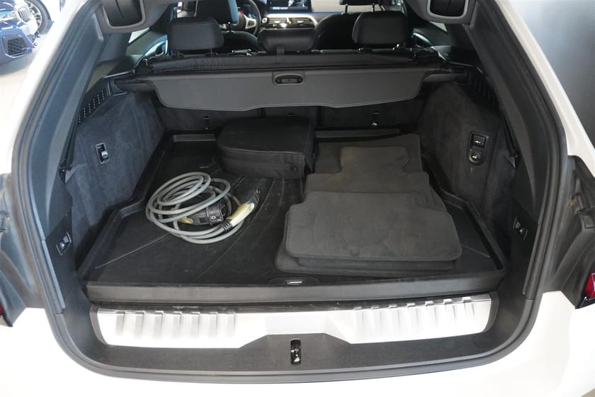 Bild 5 av BMW 530e xDrive Touring M Sport Drag Helljusassistent DAP Sportstol Rattvärme Kamera