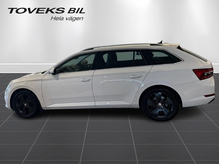 Bild 2 av Škoda Superb iV Kombi 1.4 TSI DSG Sekventiell, 218hk