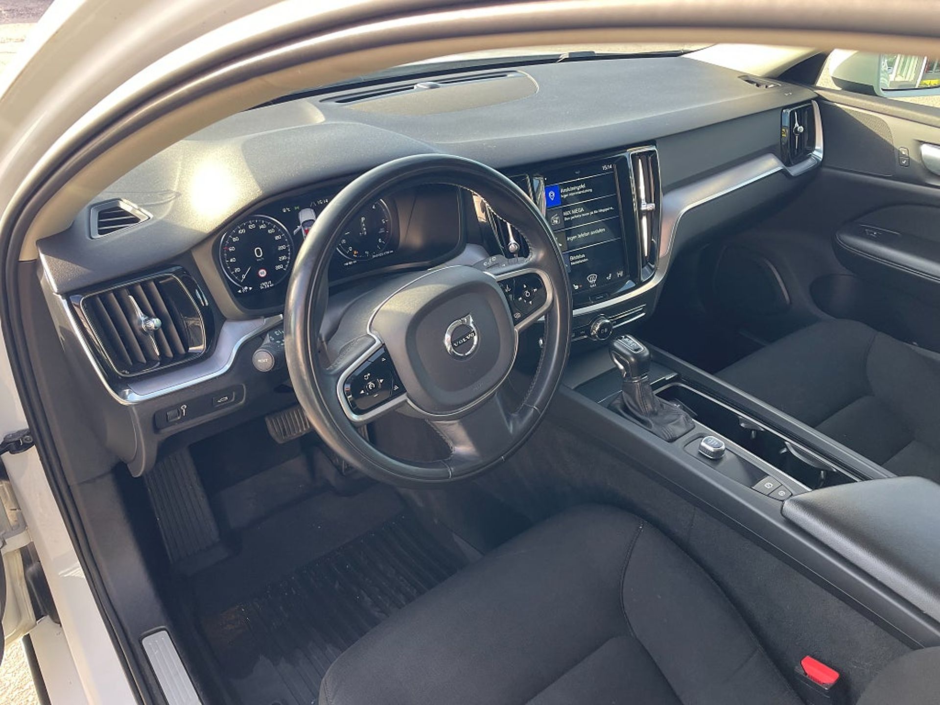 Volvo V60 D3, AU, Momentum, PDC, Värmare 2020, bild 6/28