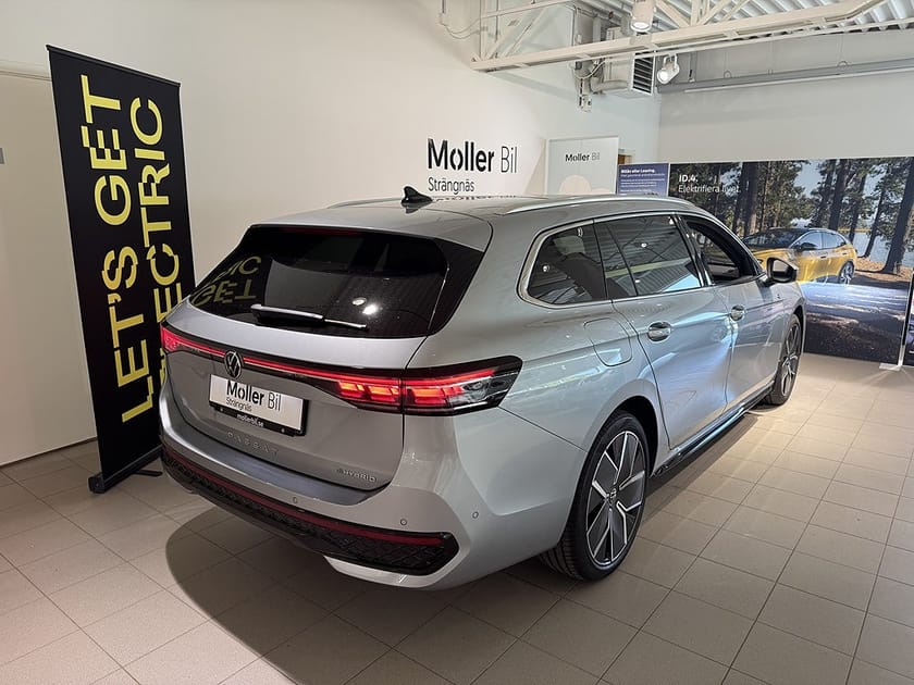 Bild 3 av Volkswagen Passat Variant eHybrid 272 DSG6 R-LINE