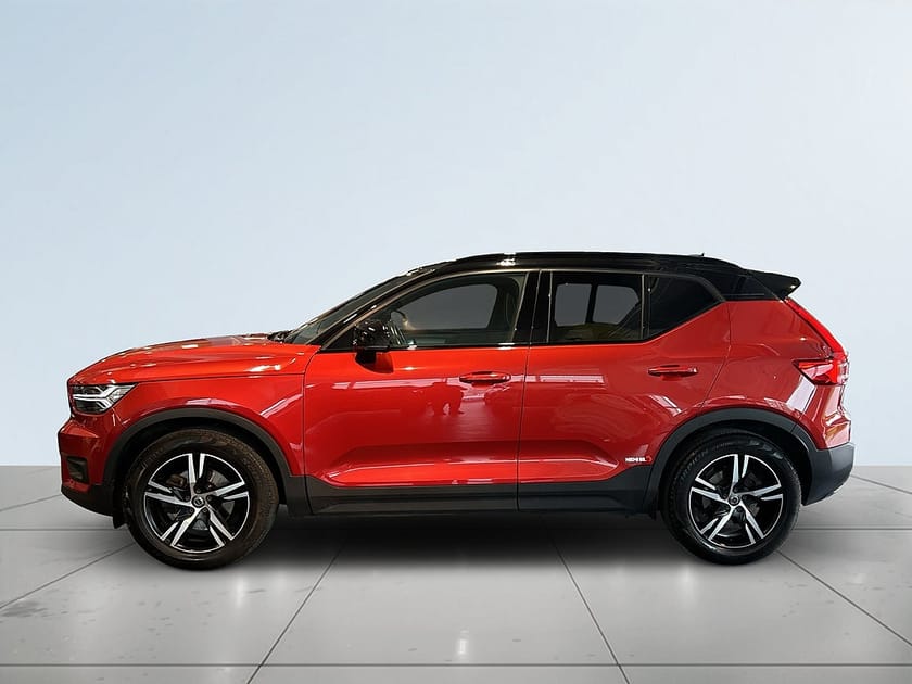 Bild 4 av Volvo XC40 D4 AWD Aut R-Design Pano/Drag/Dvärm/Kamera/Adap.Fhåll