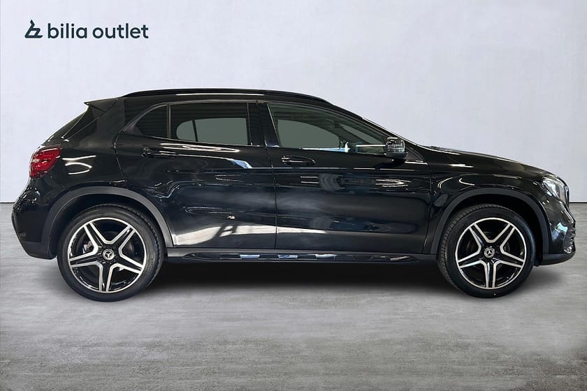 Bild 5 av Mercedes-Benz GLA 200 7G-DCT AMG 156hk Panorama Drag Carplay Backkamera