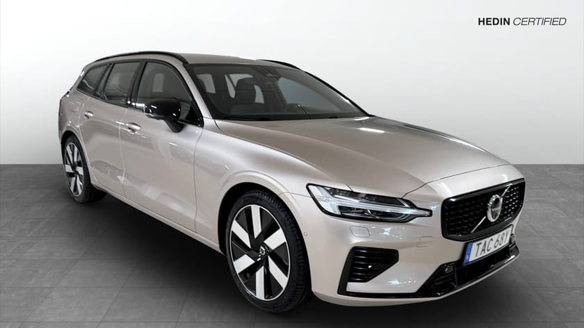 Bild 3 av Volvo V60 Recharge T6 AWD 399hp Plus Dark I Orrefors