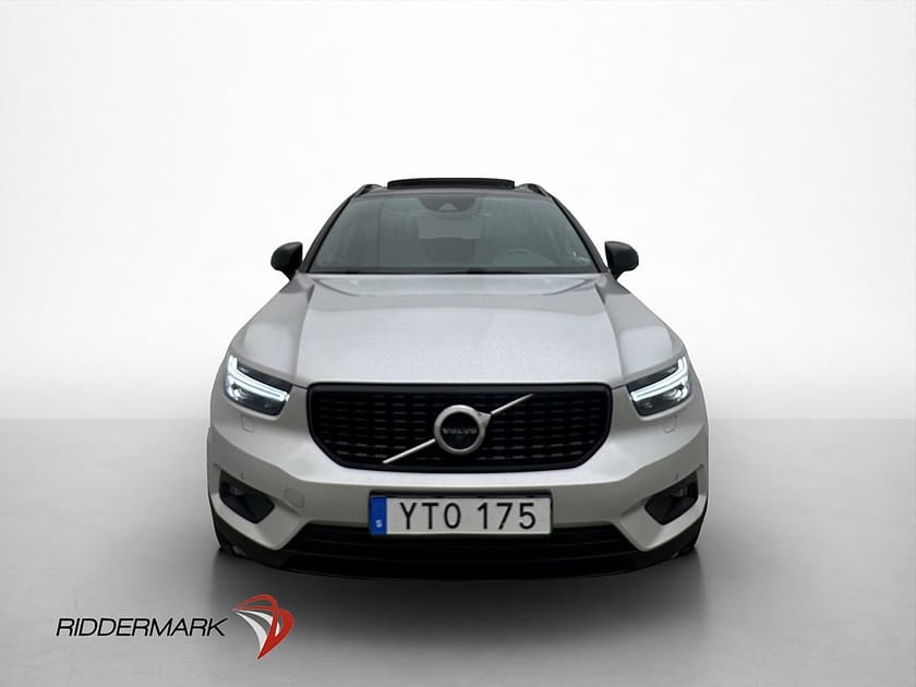 Bild 2 av Volvo XC40 T5 AWD R-Design Pano H/K 360° VOC Värm Skinn Drag