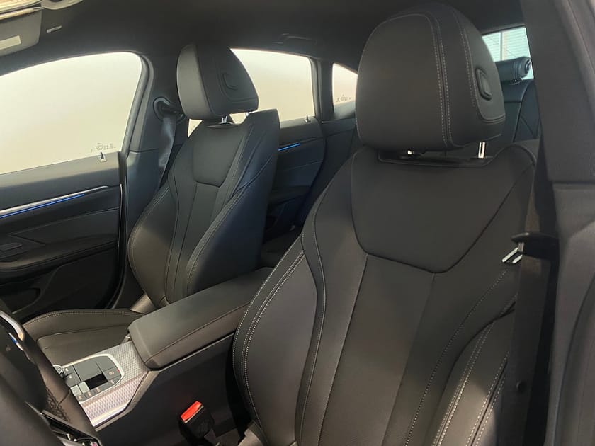 Bild 3 av BMW i4 eDrive40 Gran Coupé Rattvärme Driving Assistant