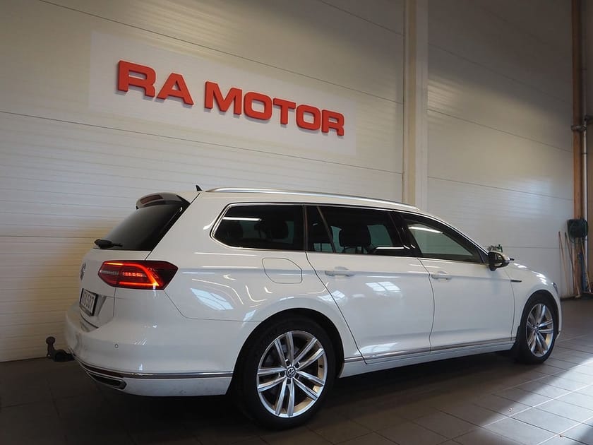 Bild 5 av Volkswagen Passat Sportscombi SC 2.0 TDI 4Motion 240hk GTS Drag Kamera D-Värmare