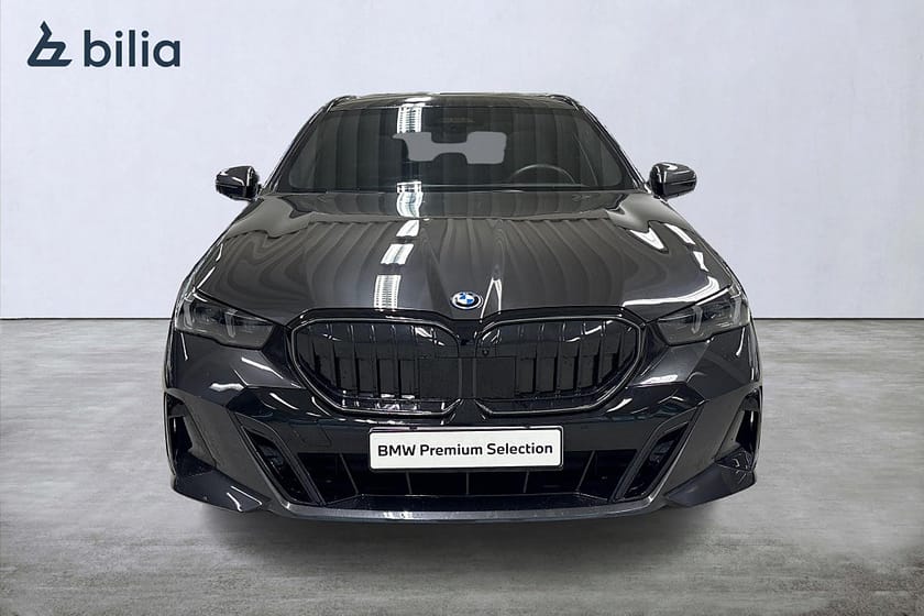 Bild 5 av BMW 550e xDrive Touring M-Sport Pro | Komfort stol | Drag | B&W