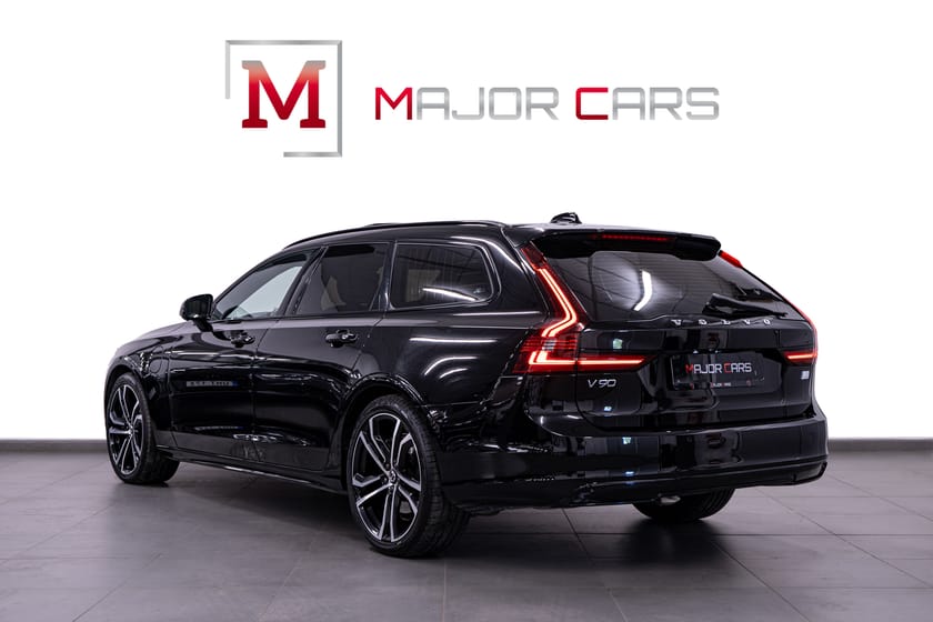 Bild 4 av Volvo V90 T6 AWD R-Design Pano B&W Aktivt Chassi Luft-F 360° HuD