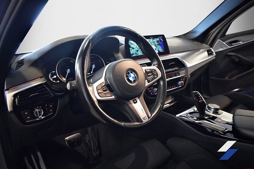 Bild 4 av BMW 520d xDrive Touring M-Sport 190hk Värmare Kamera Drag Navi