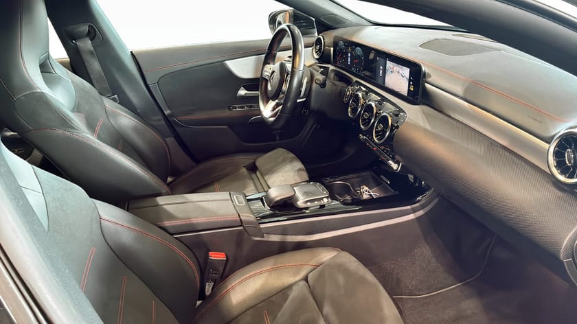 Bild 3 av Mercedes-Benz CLA 200 COUPÉ
