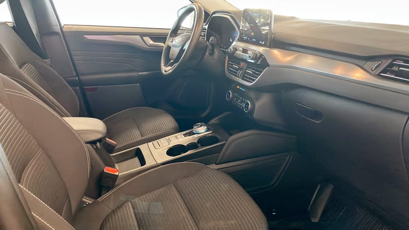 Bild 3 av Ford Kuga Plug-In Hybrid Titanium E-CVT Dragkrok 225hk