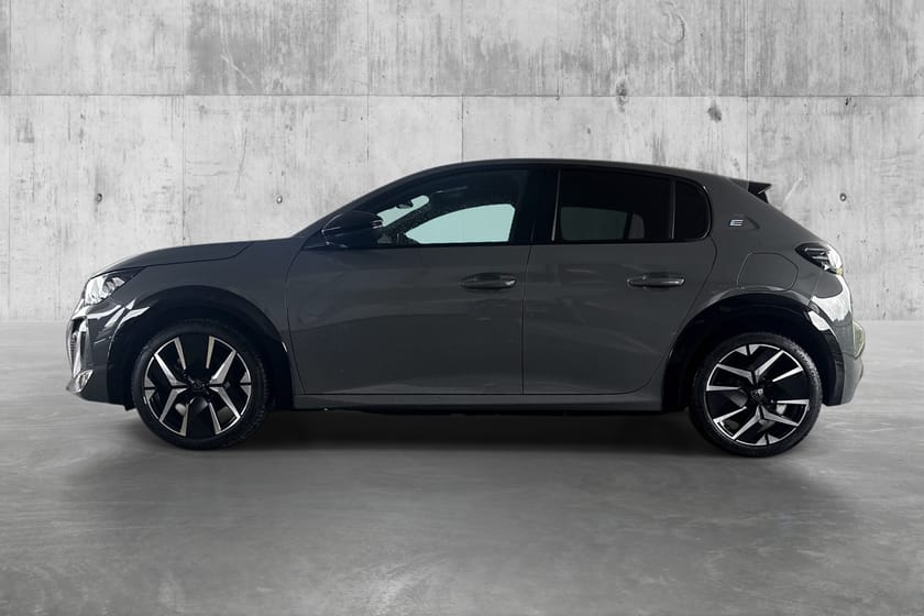 Bilde 2 av Peugeot e-208 GT 156 hk/Glasstak/Adaptiv Cruise+++