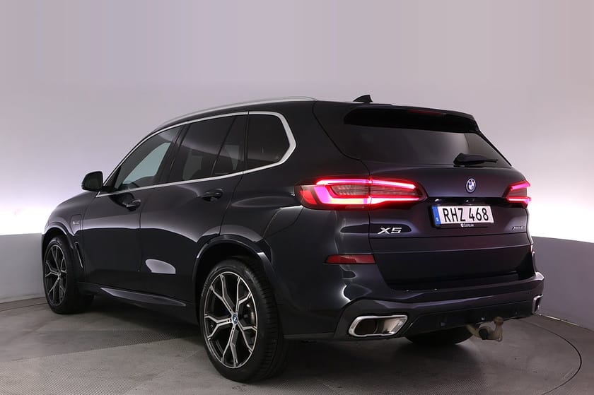 Bild 4 av BMW X5 xDrive45e iPerformance M-Sport Pano Drag Elstol AdapFarth Kamera