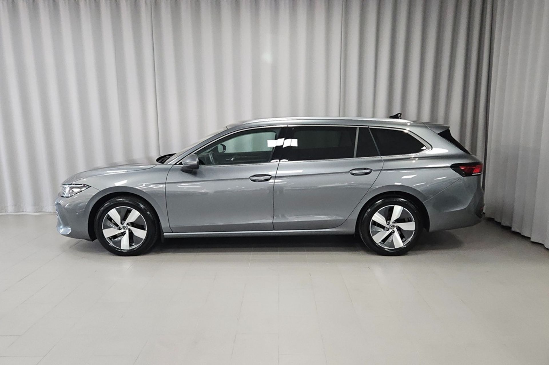 Volkswagen Passat 2025, bild 2/10