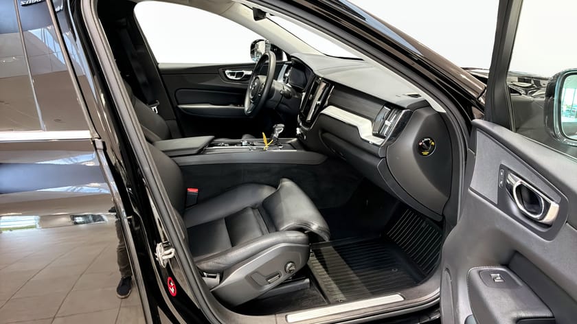 Bild 3 av Volvo XC60 D4 | Nyservad | Pilot | Drag | 190hk