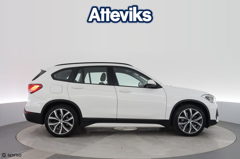 Bild 2 av BMW X1 xDrive25e 220hk Drag Nav HUD Sportline