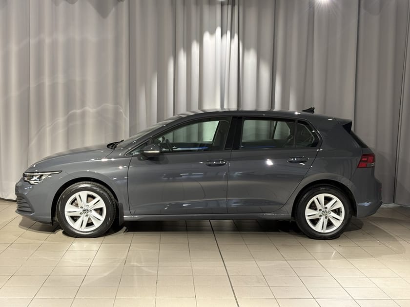 Bild 2 av Volkswagen Golf 1.0 eTSI 110hk Drag