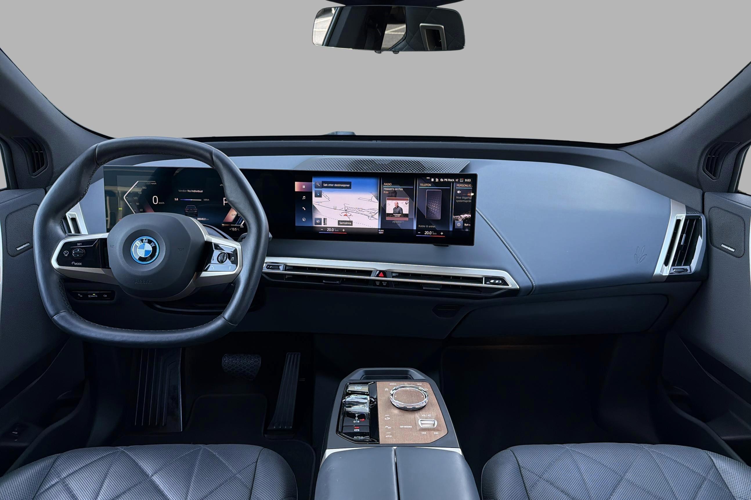 BMW iX xDrive50, 524hp, 2023