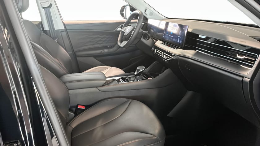 Bild 3 av MG HS PHEV LUX 1.5T AT (BLACK)