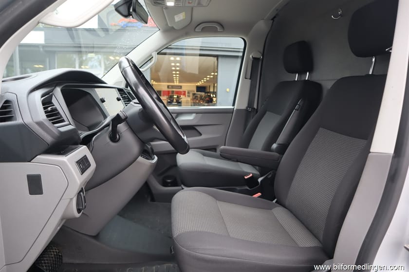 Bild 4 av Volkswagen Transporter 2.0 TDI T30 150hk Aut 3sit Drag 1 Ägare Inredning Backkamera