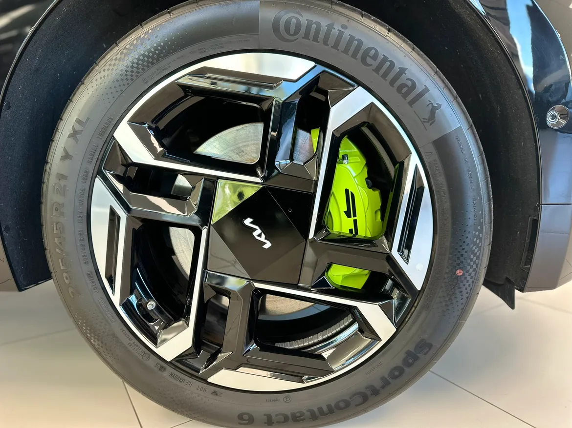 picture of a car