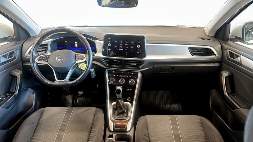 Bild 4 av Volkswagen T-Roc 1.0 TSI OPF (110hk) DRAG / APPLE CARPLAY
