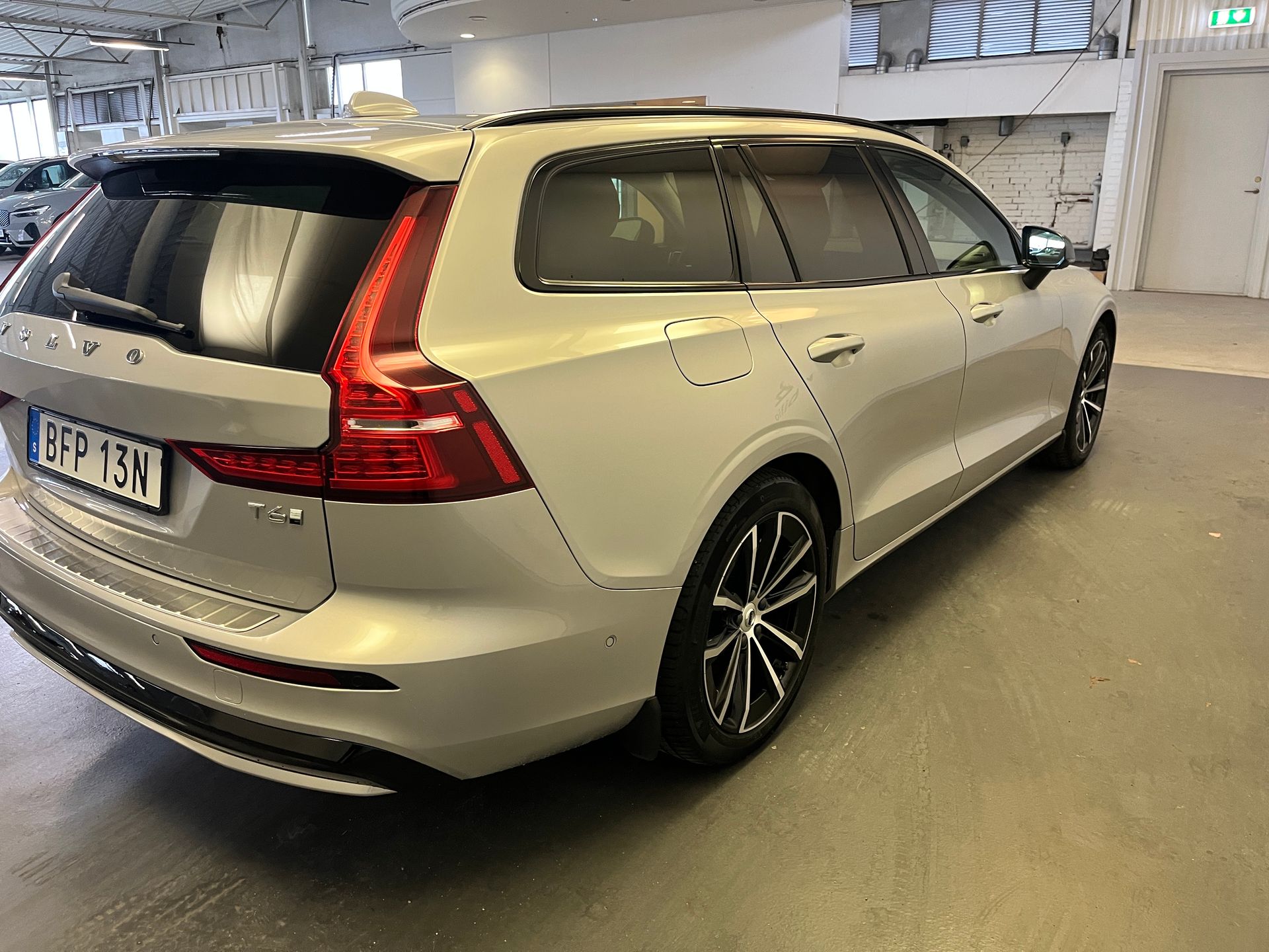 Volvo V60 T6 Plus Dark Nordic Edition 2025, bild 5/6