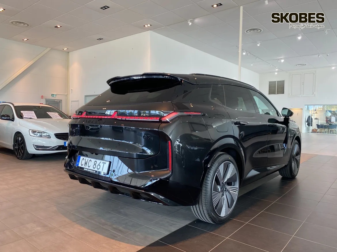 Lynk & Co 08 PHEV