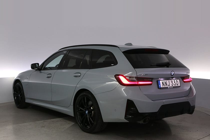 Bild 4 av BMW 330e xDrive Touring M-Sport DAP Kamera AdapFartH BLIS