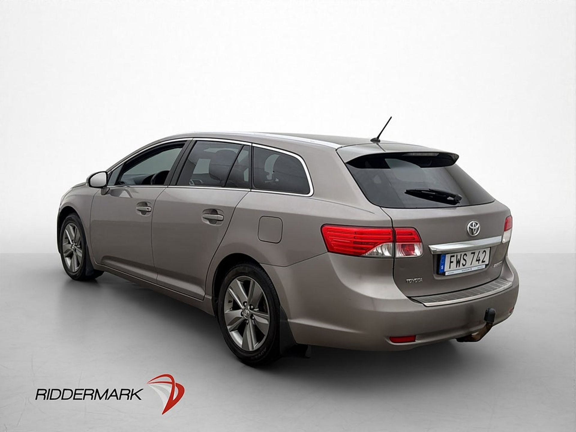 Toyota Avensis 2015, photo 6/10